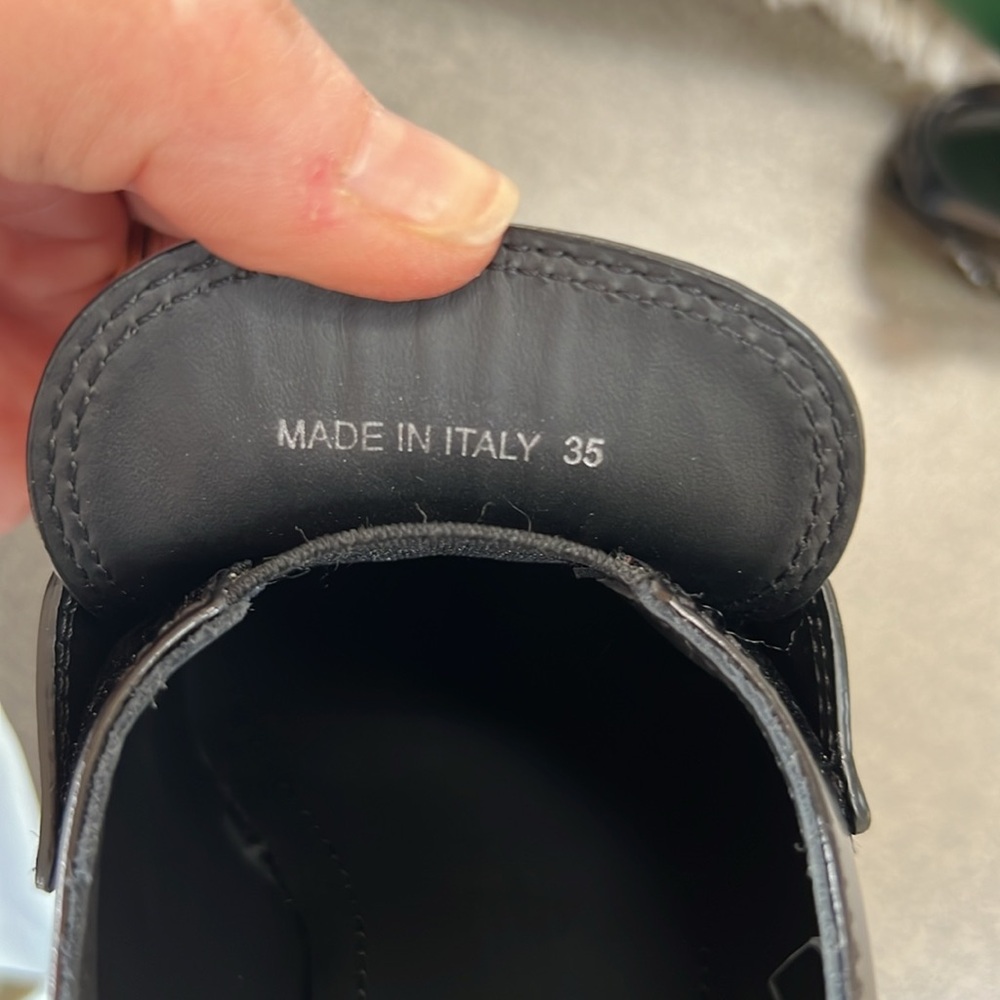 Authentic Prada loafers - Picture 10 of 10